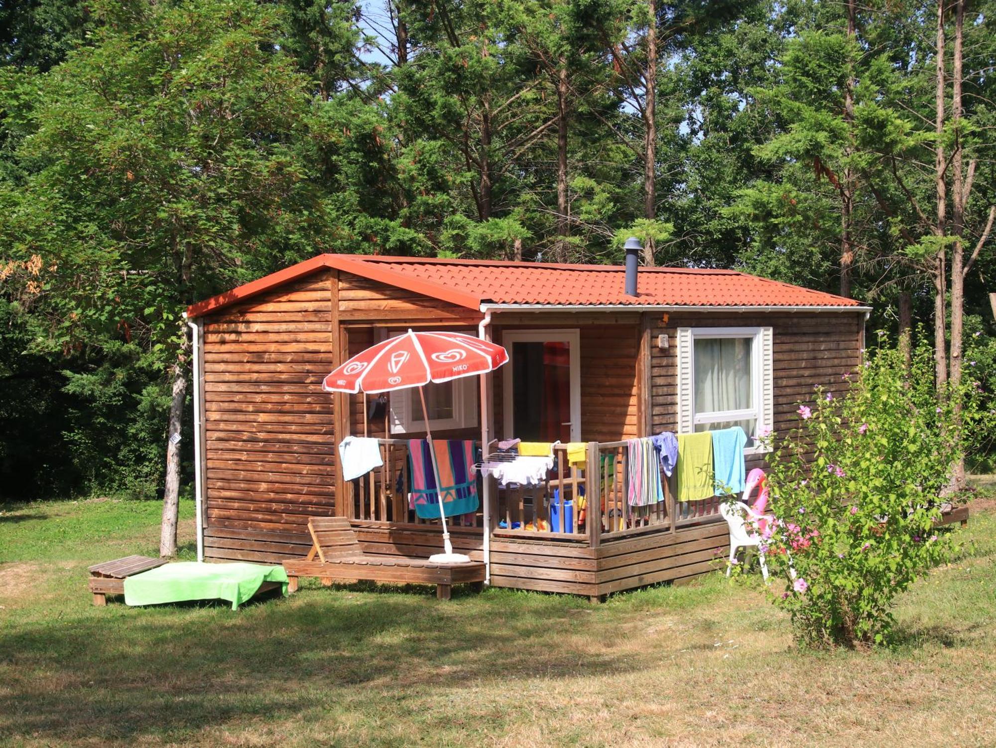 Penzion Camping Fontaine Du Roc Devillac Exteriér fotografie
