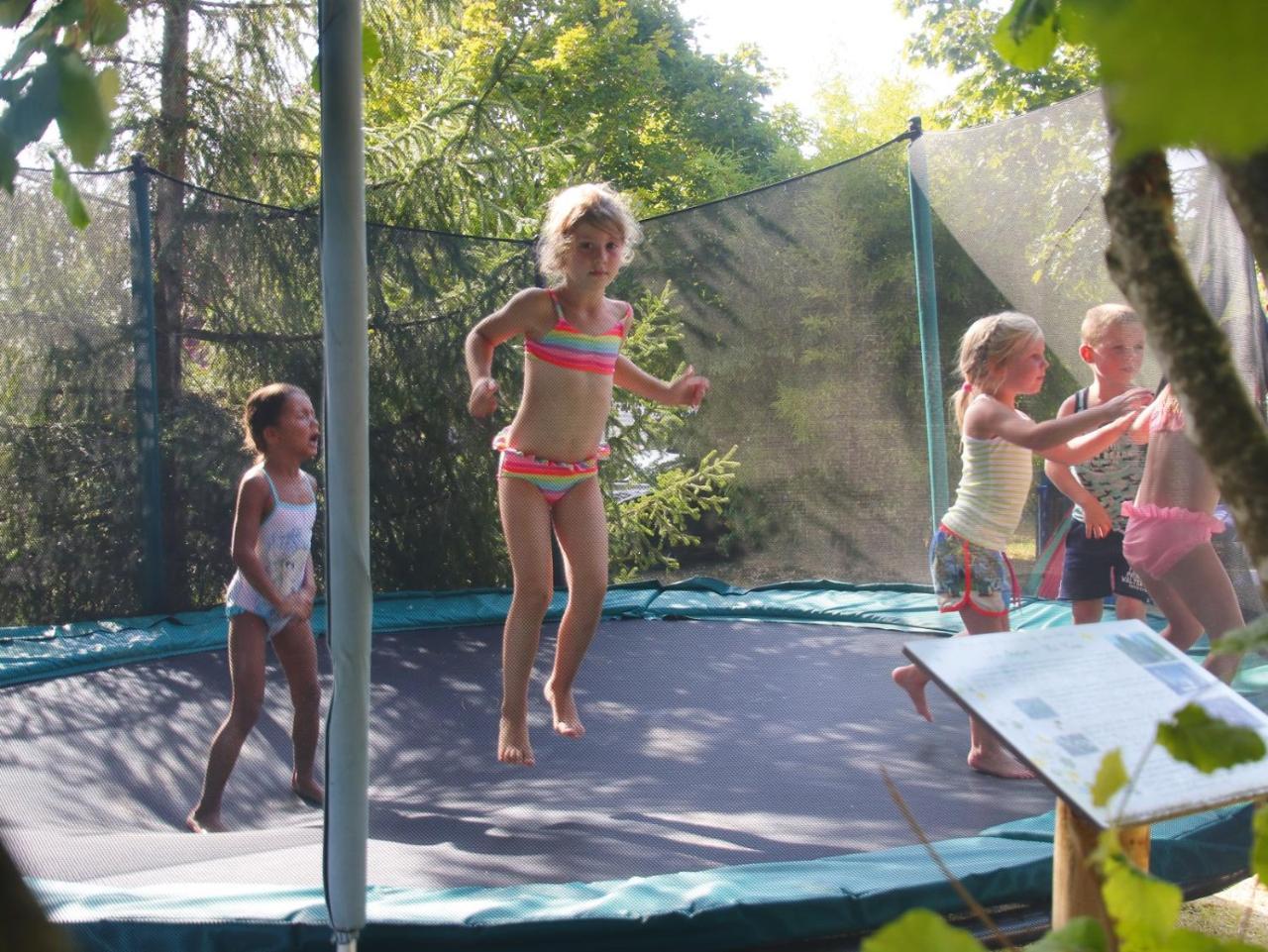 Penzion Camping Fontaine Du Roc Devillac Exteriér fotografie